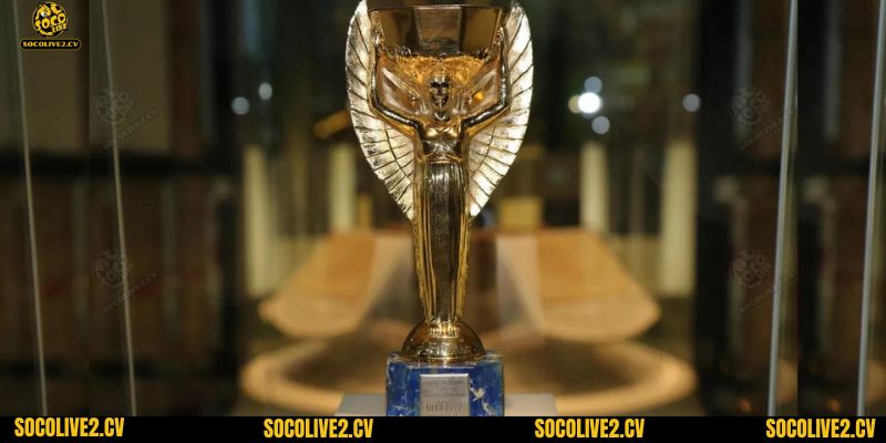 Chiếc cúp World Cup đầu tiên mang hình ảnh của nữ thần Nike trong thần thoại Hy Lạp